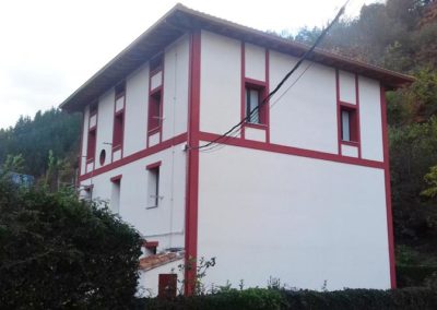 Rehabilitación energética SATE de fachada y cubierta en Alfonso VIII nº3 de Mondragón